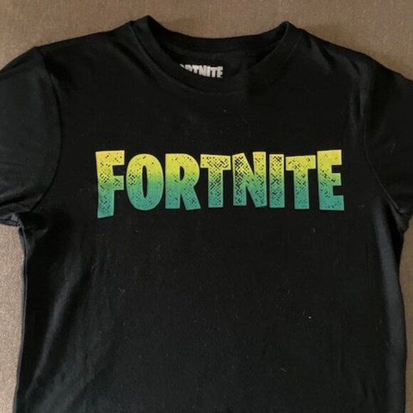 FORTNITE Boys Size (8) M / M T-Shirt Stretchy - Picture 1 of 3